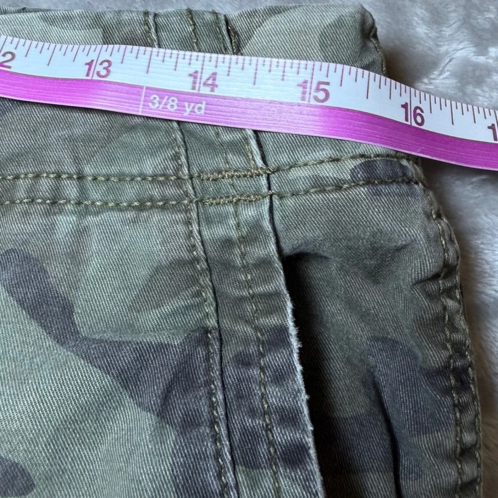 American Eagle Mens Size 31 Next Level Flex Camo Cargo Shorts Classic Stretch